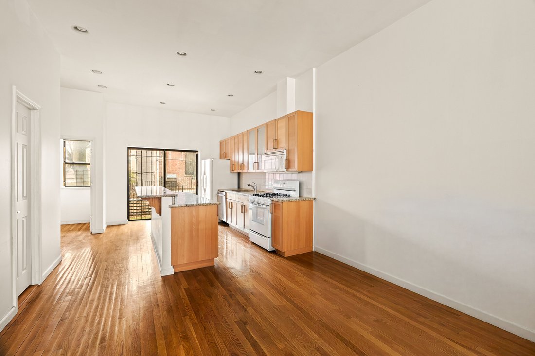 House in New York, New York, United States 3 - 17393237