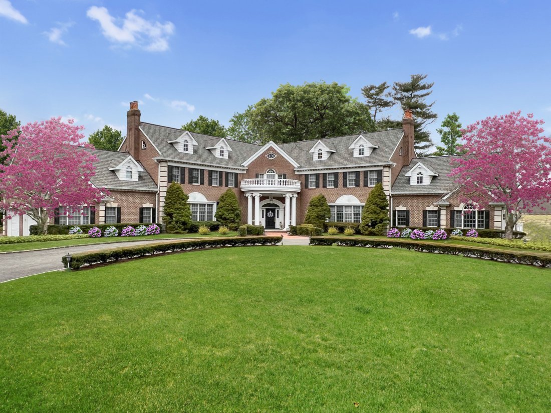 House in Garden City, New York, United States 1 - 17394237
