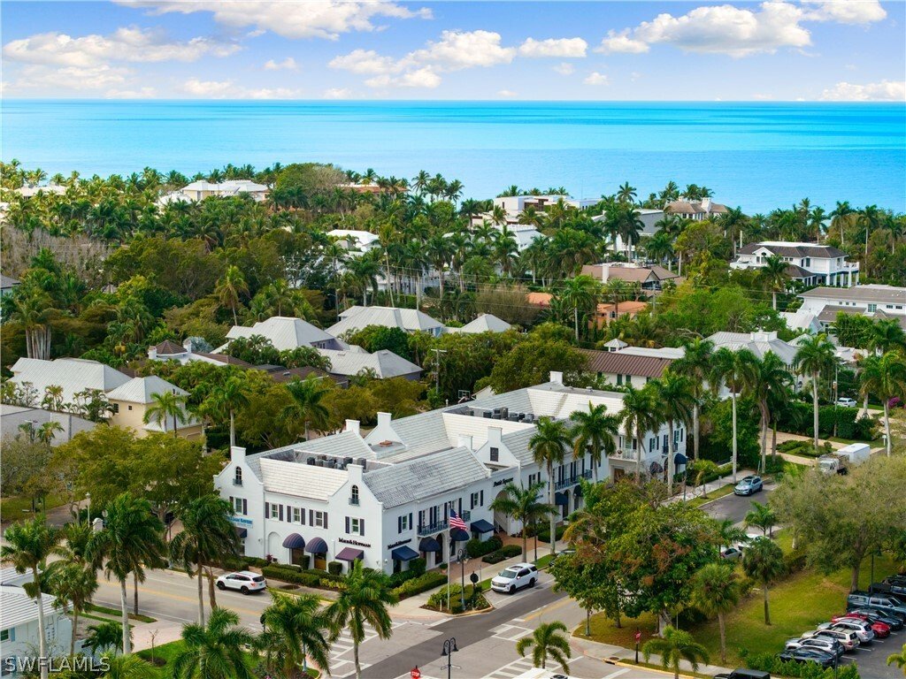 Condo in Naples, Florida, United States 2 - 17393350
