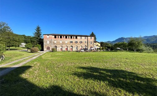 Tenuta a Castelnuovo di Garfagnana, Toscana, Italia 1