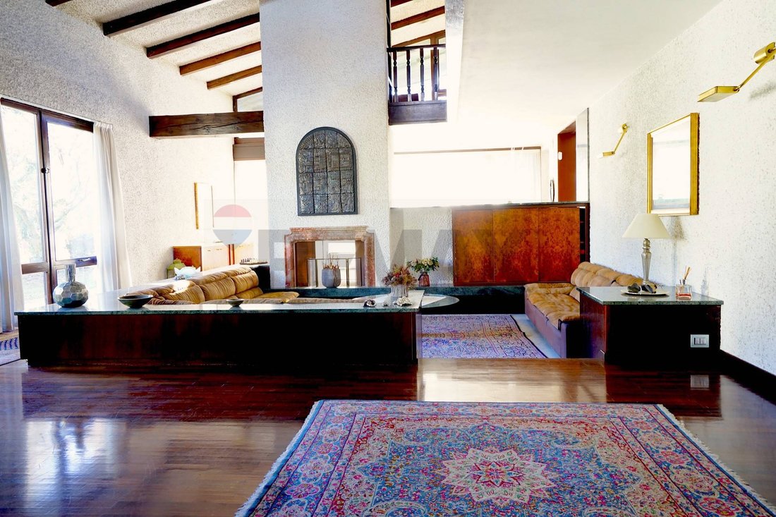 Villa in Arsago Seprio, Lombardy, Italy 3 - 17392694