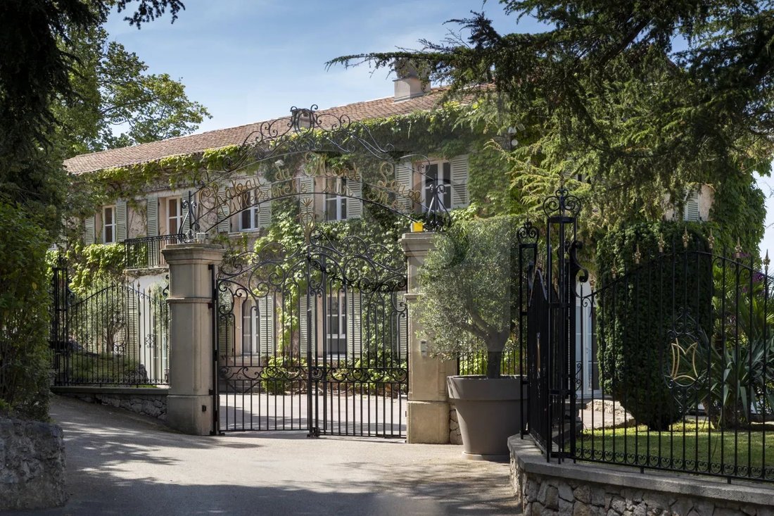 Estate in Villefranche-sur-Mer, Provence-Alpes-Côte d'Azur, France 5 - 17390327
