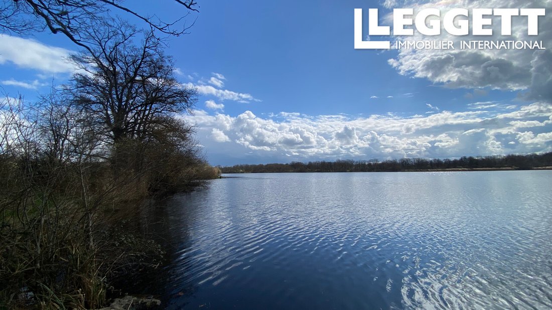 Land in Bourges, Centre-Val de Loire, France 4 - 14330732