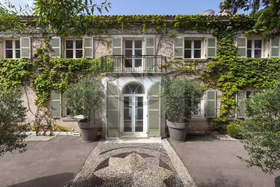 Estate in Villefranche-sur-Mer, Provence-Alpes-Côte d'Azur, France 4 - 17390327