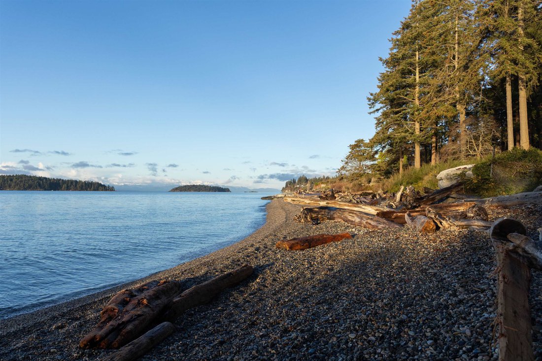 Land in Sechelt, British Columbia, Canada 1 - 17392201
