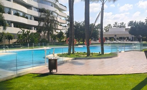 Apartamento en Playa Puerto Banús, Marbella, España 1