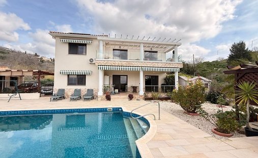 Villa in Marathounta, Paphos, Cyprus 1
