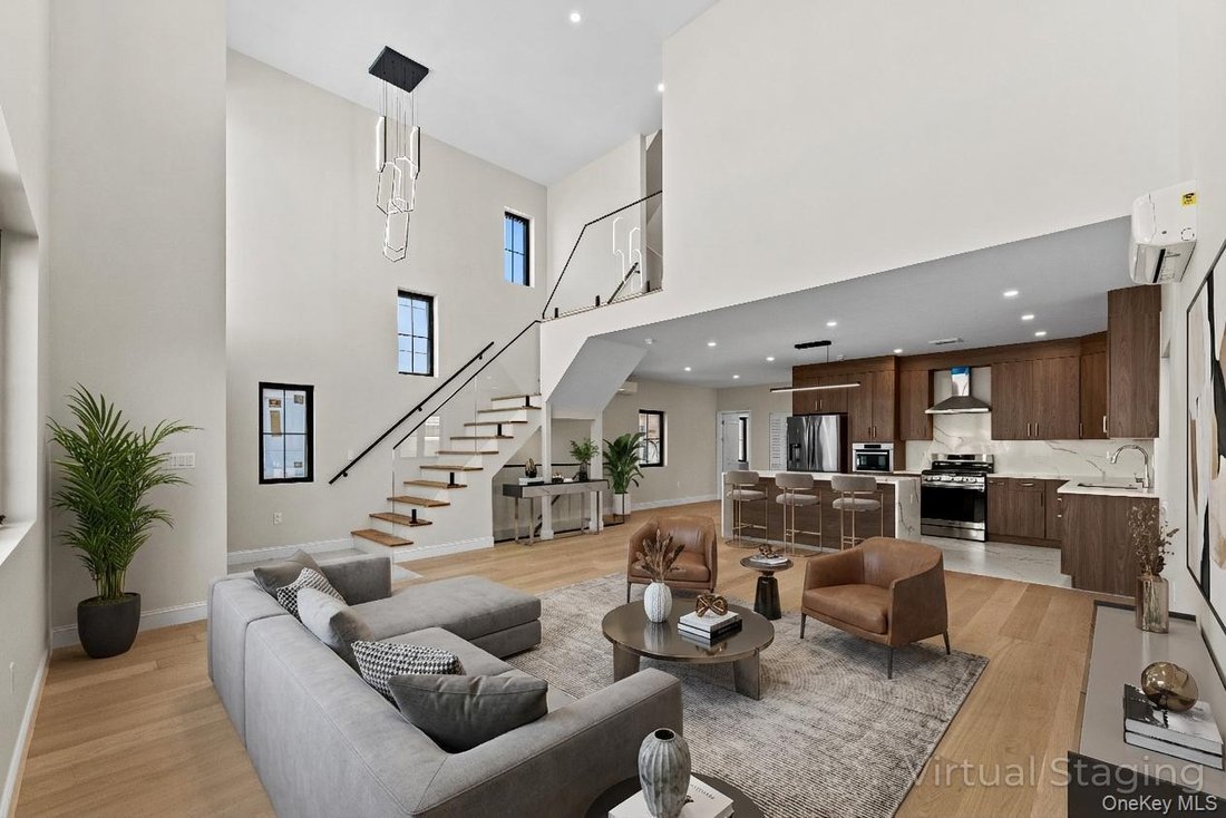 House in New York, New York, United States 3 - 17390209