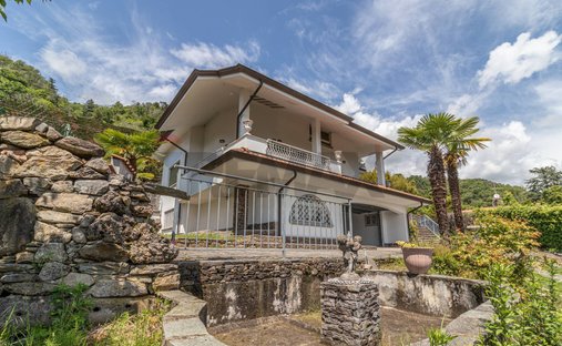 Villa in Meina, Piemont, Italien 1