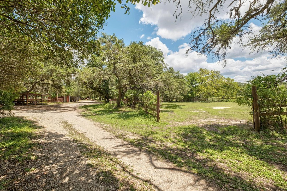 Farm Ranch in Wimberley, Texas, United States 3 - 14707873