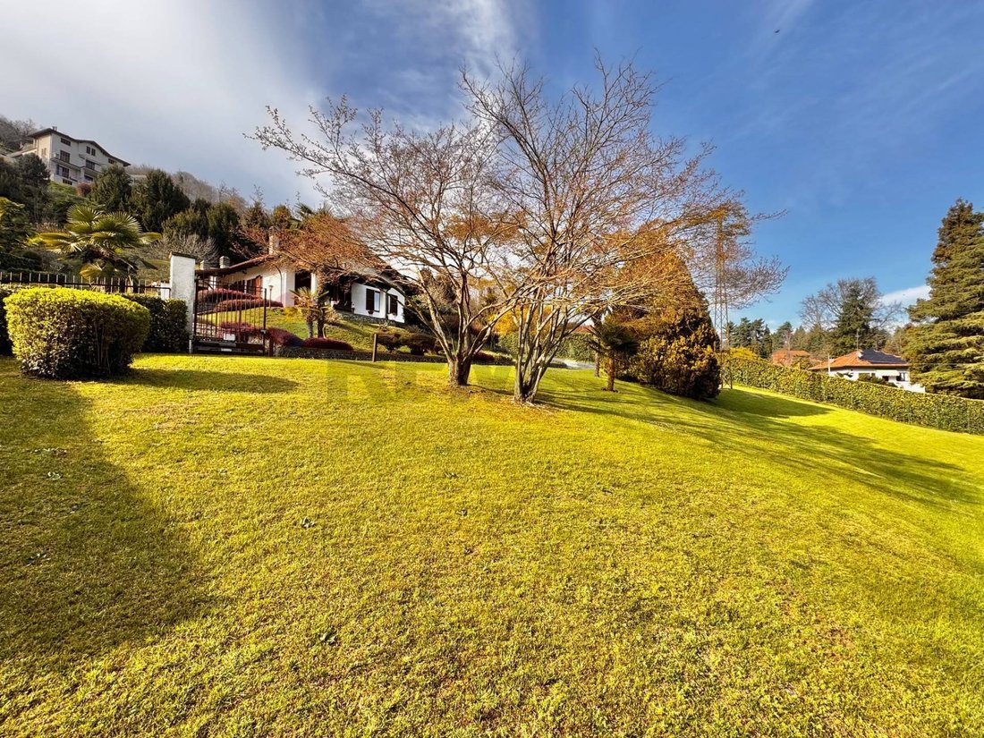 Villa in Arona, Piedmont, Italy 3 - 17392665