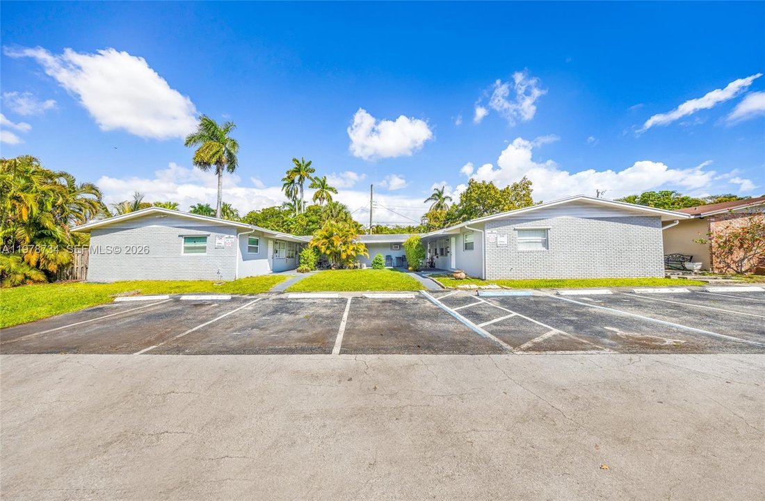 Fort Lauderdale, Florida, United States 1 - 17393291