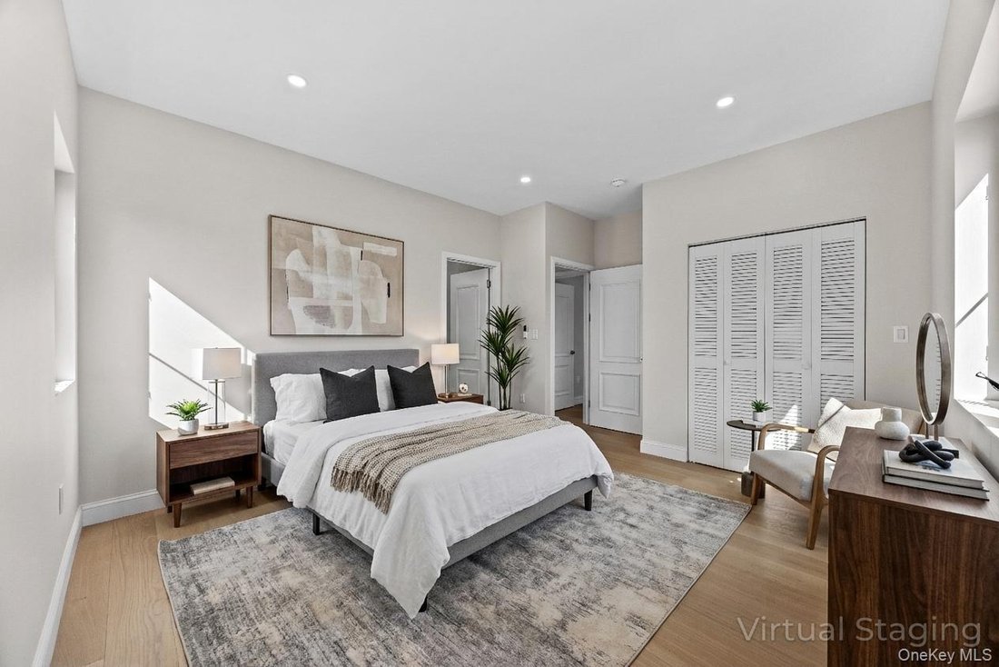 House in New York, New York, United States 5 - 17390209