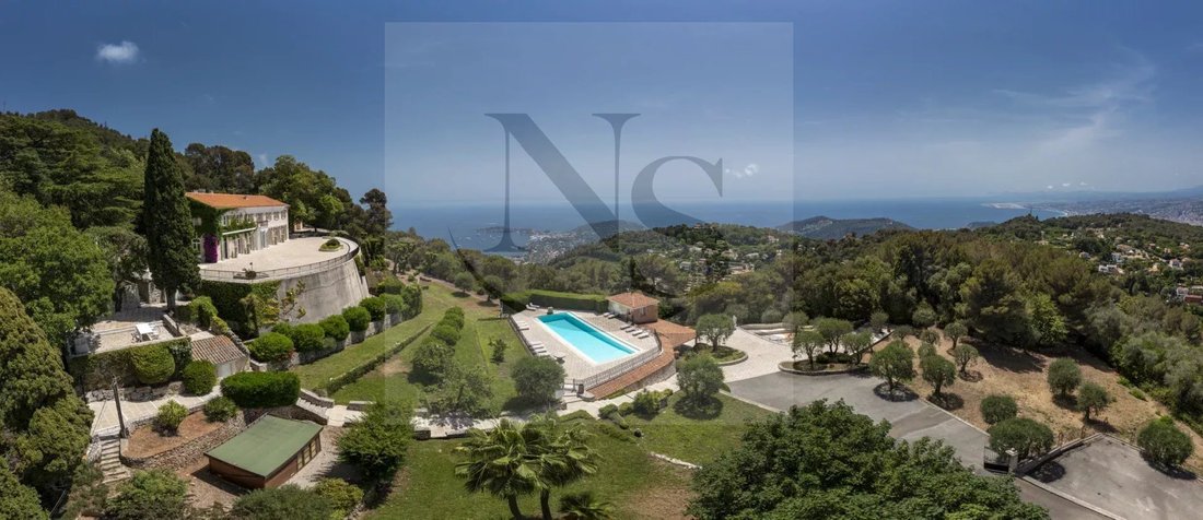 Estate in Villefranche-sur-Mer, Provence-Alpes-Côte d'Azur, France 1 - 17390327