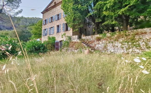 Casa en Saint-Cézaire-sur-Siagne, Provenza-Alpes-Costa Azul, Francia 1