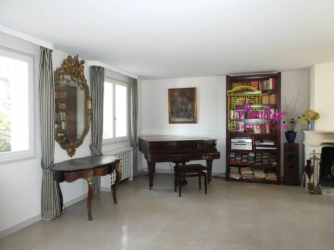 House in Nord Ouest, Le Mesnil-le-Roi, France 2 - 17127353