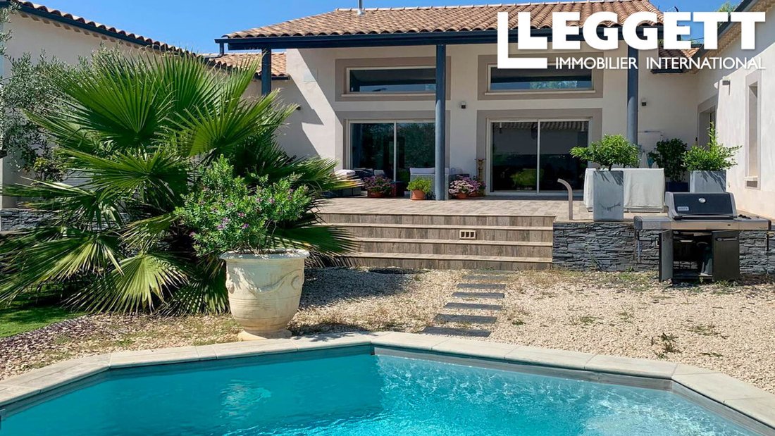 Villa in Castillon-du-Gard, Occitania, France 1 - 16773193