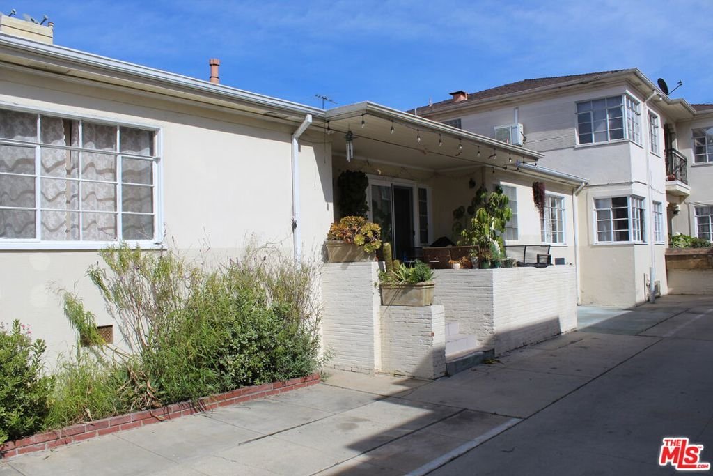 Los Angeles, California, United States 2 - 17390405