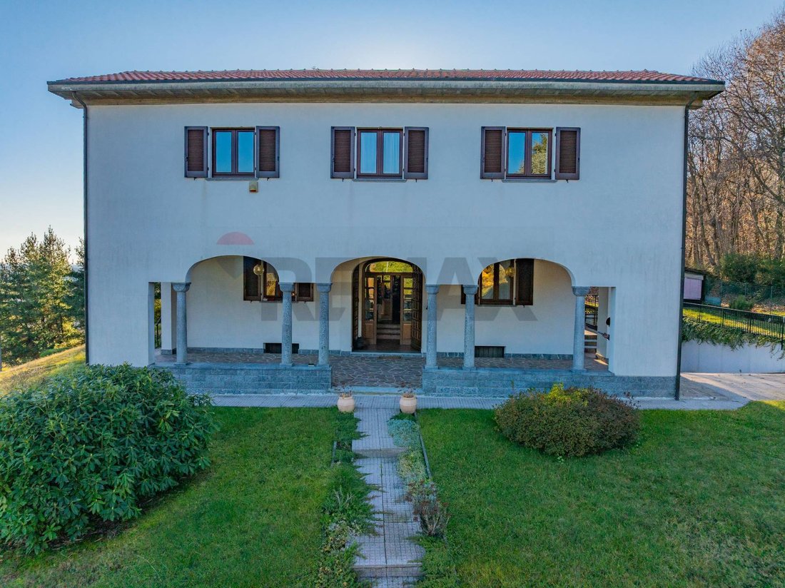 Villa in Nebbiuno, Piedmont, Italy 2 - 17392701