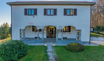 Villa a Nebbiuno, Piemonte, Italia 1