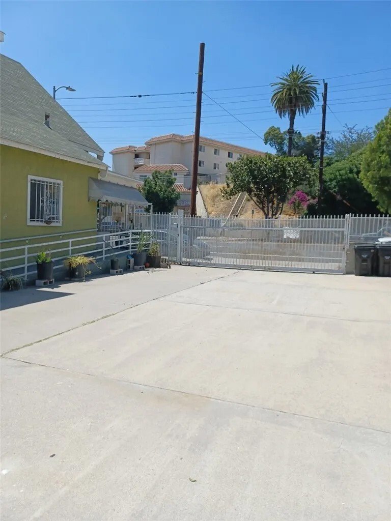 Los Angeles, California, United States 2 - 17390602