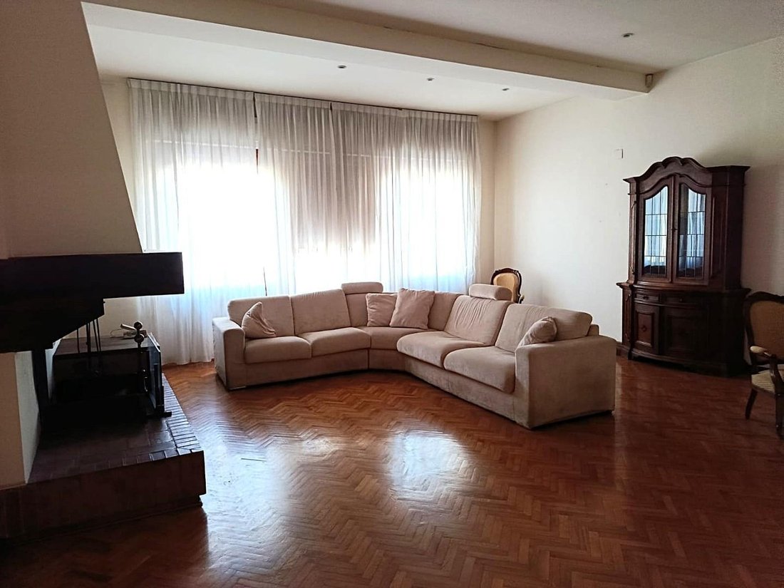 Villa in Historic Center, Empoli, Tuscany 1 - 17390342