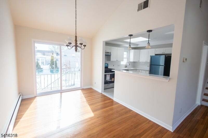House in Carteret, New Jersey, United States 4 - 17392642