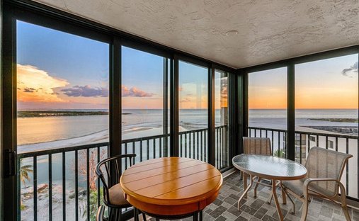 Condo in Fort Myers Beach, Florida, United States 1