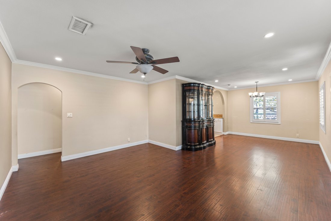 House in Signal Hill, California, United States 2 - 17389879