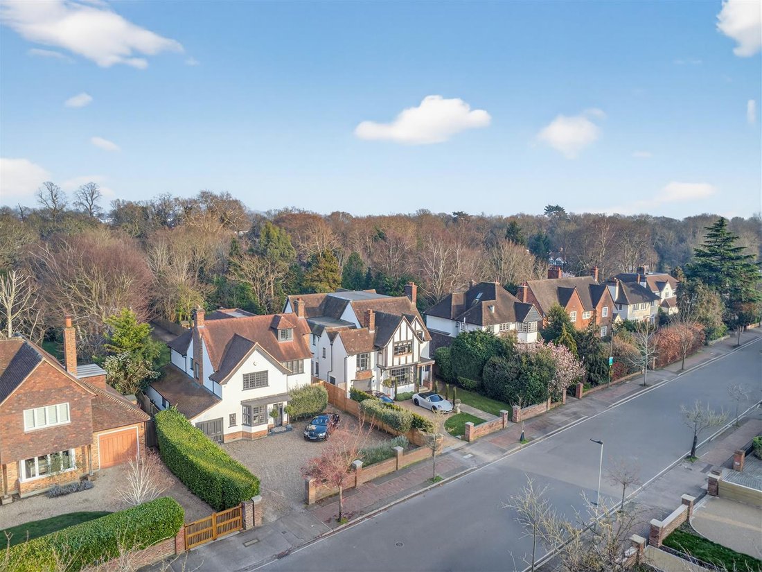 House in Eden Park, Bromley, England 2 - 17394351