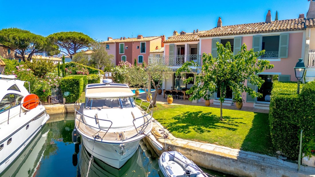 House in Grimaud, Provence-Alpes-Côte d'Azur, France 1 - 16274836