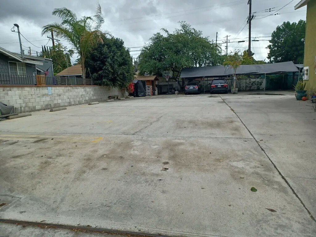 Los Angeles, California, United States 4 - 17390602