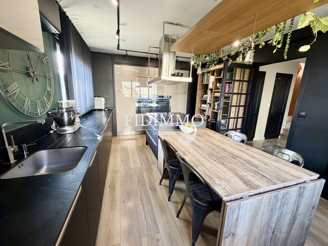 House in Chennevieres-sur-Marne, Ile-de-France, France 4 - 17393033