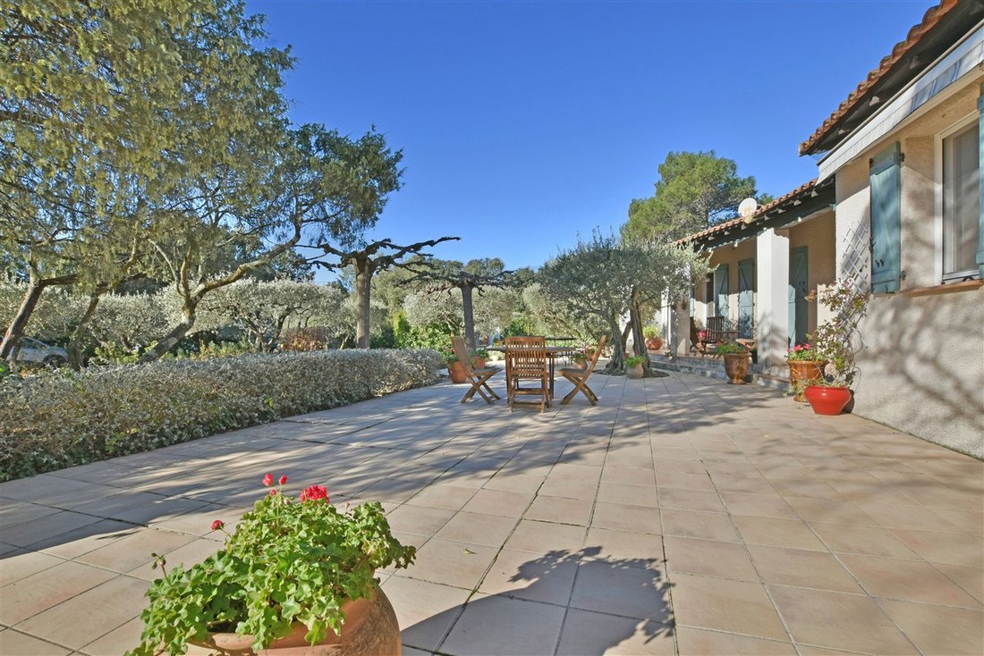 Villa in Centre Ville, Castanet-Tolosan, France 1 - 17391245