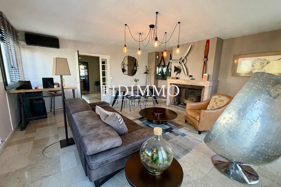 House in Chennevieres-sur-Marne, Ile-de-France, France 2 - 17393033