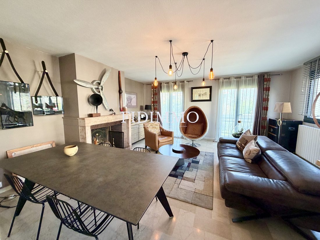 House in Chennevieres-sur-Marne, Ile-de-France, France 1 - 17393033