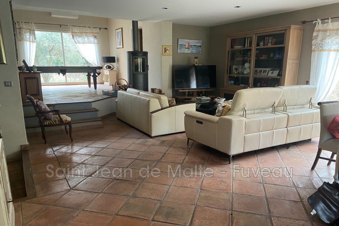 Villa in Saint-Savournin, Provence-Alpes-Côte d'Azur, France 4 - 17394311