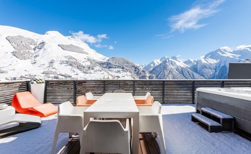 House in Mont-de-Lans, Les Deux Alpes, France 1