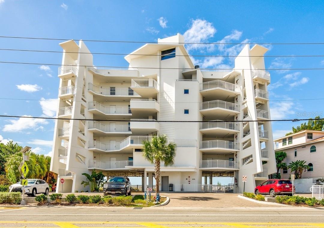Condo in St. Pete Beach, Florida, United States 2 - 17391400