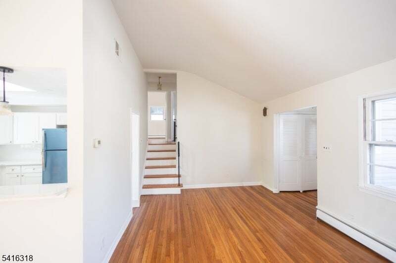 House in Carteret, New Jersey, United States 2 - 17392642
