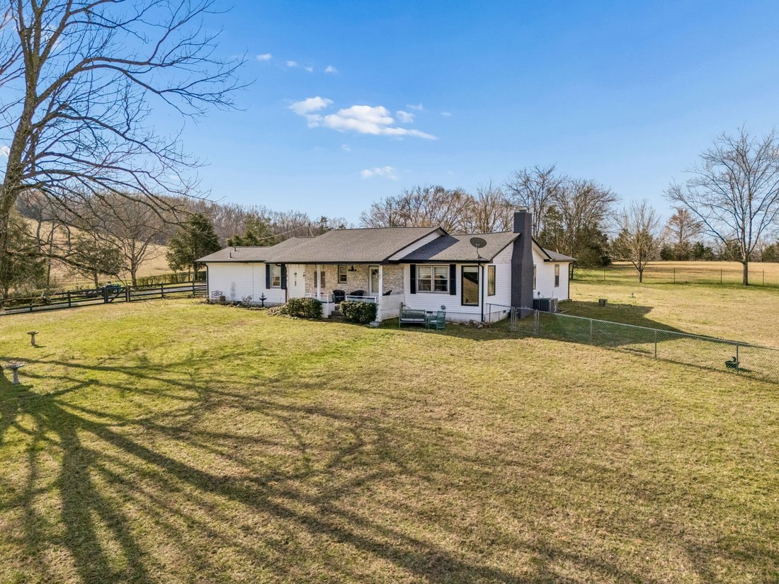 House in Nunnelly, Tennessee, United States 2 - 17390842