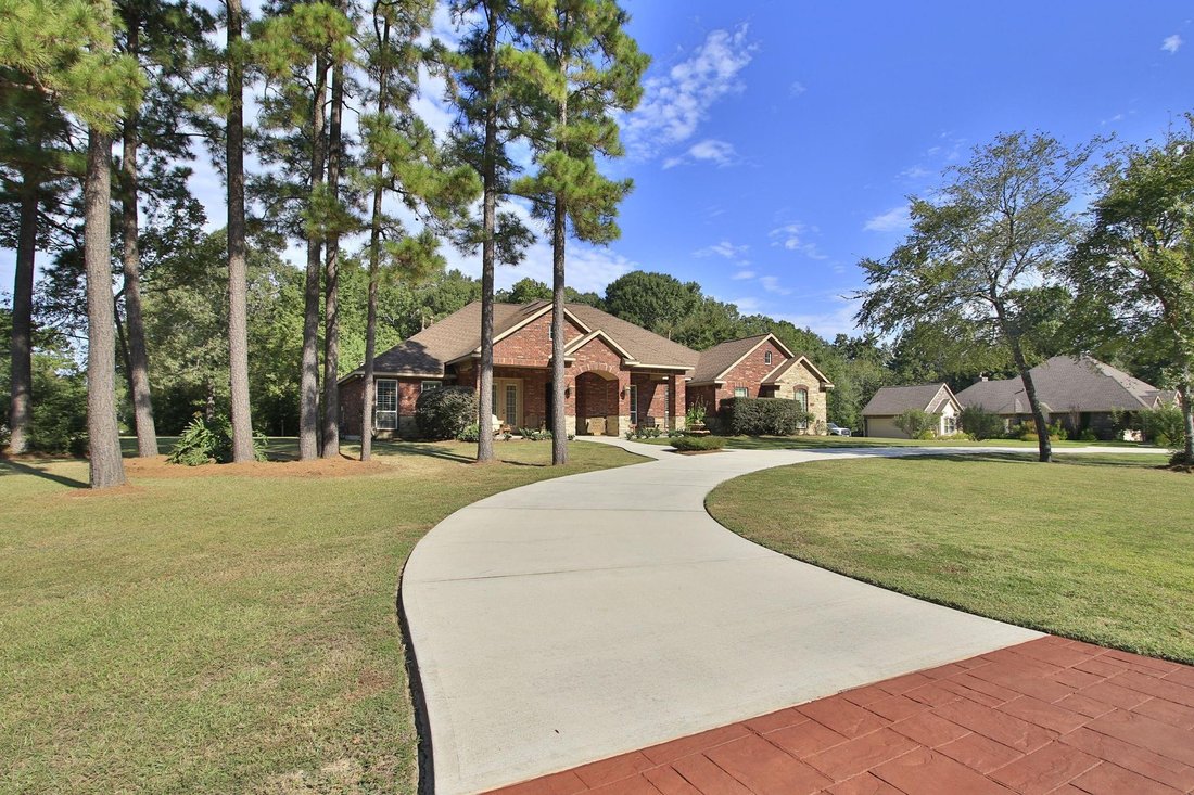 House in Willis, Texas, United States 3 - 17390757