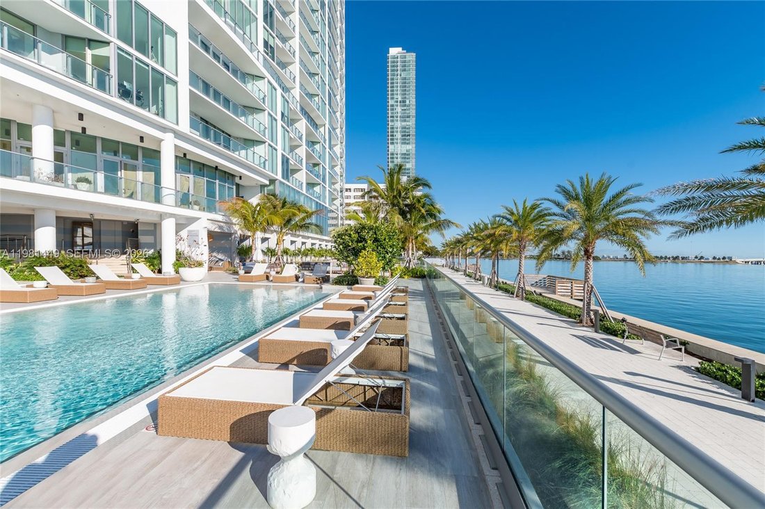 Condo in Miami, Florida, United States 4 - 17393282