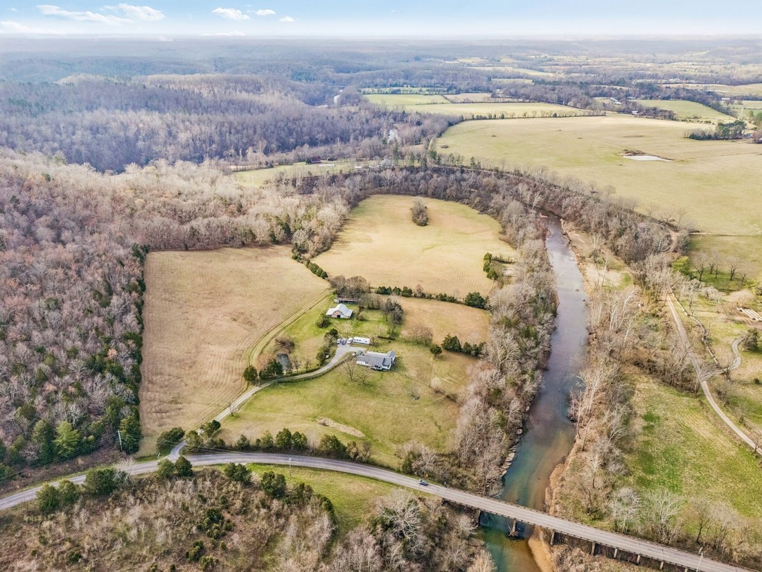 House in Nunnelly, Tennessee, United States 4 - 17390842