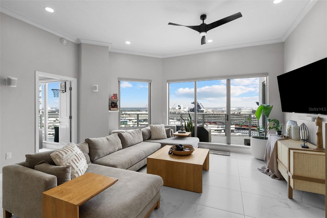Condo in Tampa, Florida, United States 5 - 17391246