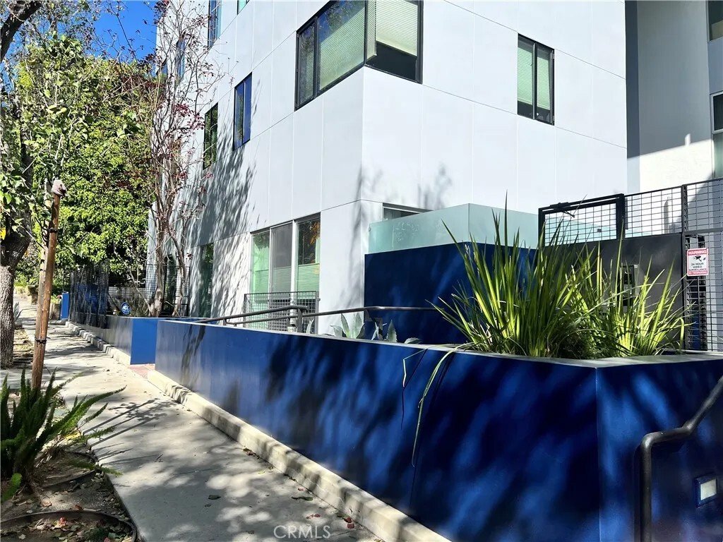 Condo in Los Angeles, California, United States 2 - 17393703