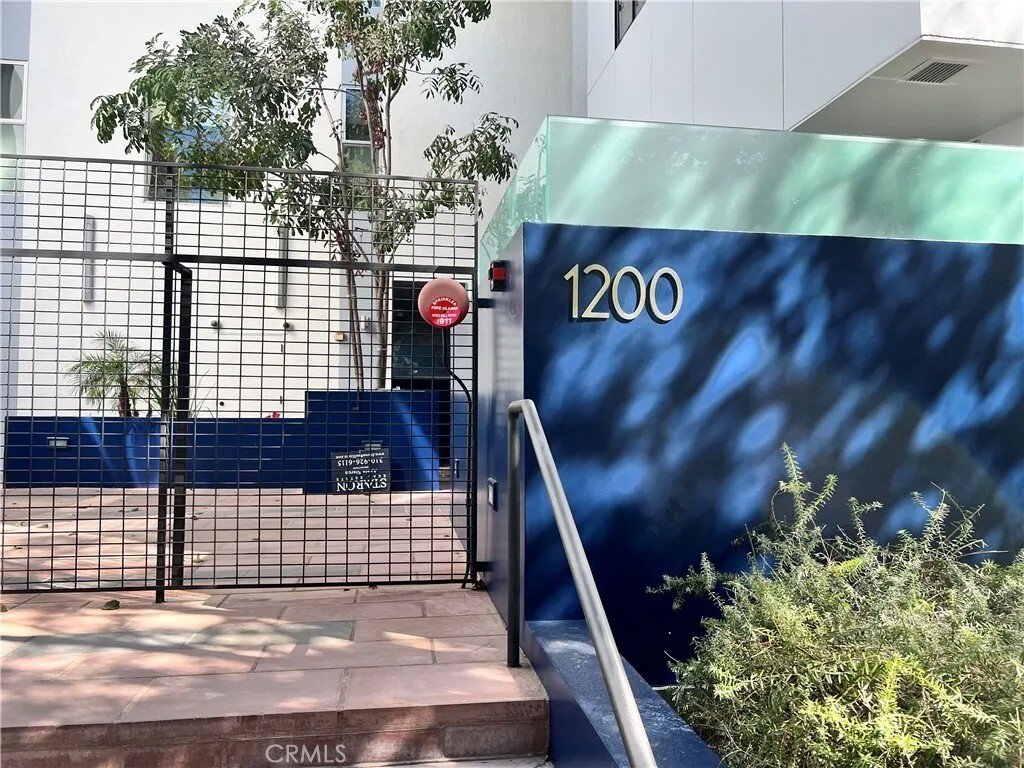 Condo in Los Angeles, California, United States 3 - 17393703