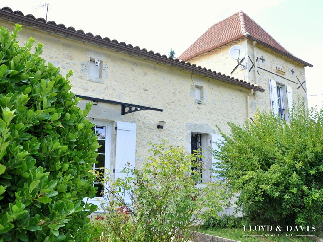 House in Saint-Méard-de-Gurçon, Nouvelle-Aquitaine, France 2 - 17393122