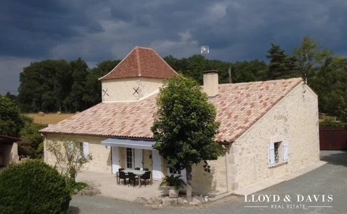 House in Saint-Méard-de-Gurçon, Nouvelle-Aquitaine, France 1