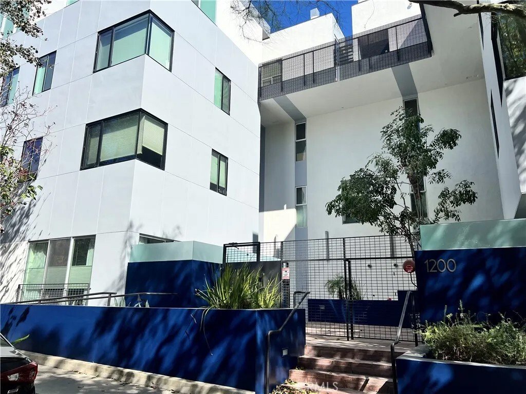 Condo in Los Angeles, California, United States 1 - 17393703